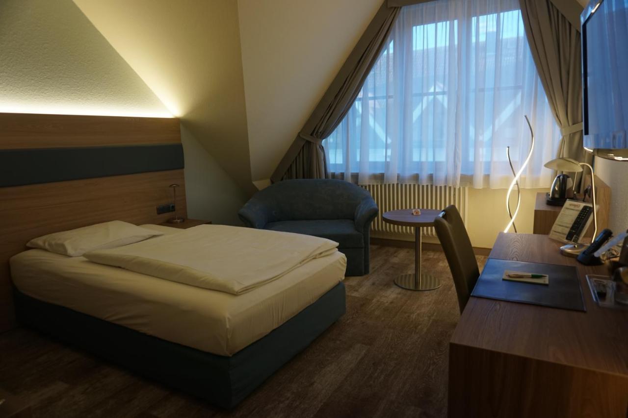 Hotel Kastanienhof Эрдинг Экстерьер фото